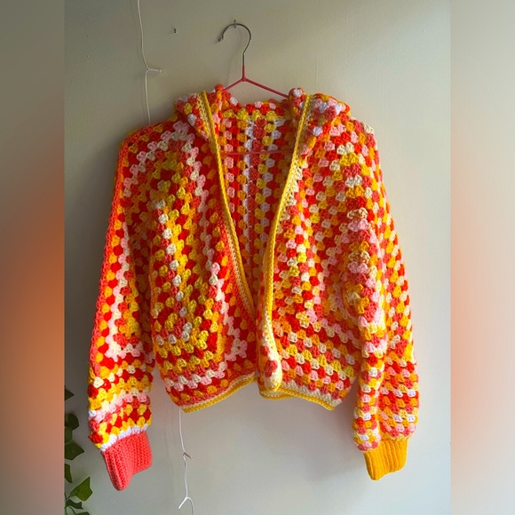 Handmade crochet granny hexagon sweater with hood - Picture 2 of 3